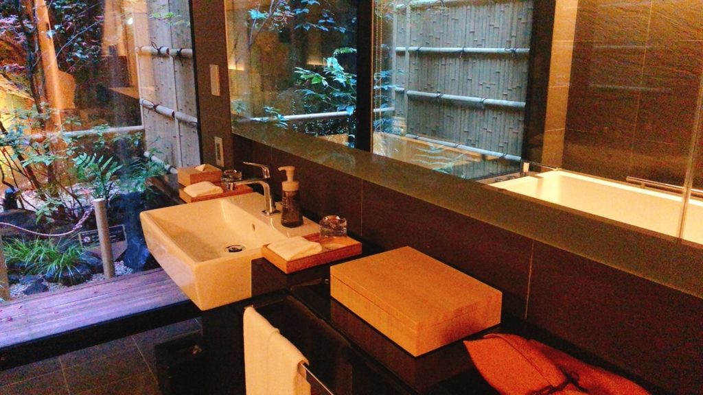 ソラリア西鉄ホテル京都プレミア三条鴨川のガーデンツインルームの洗面所
